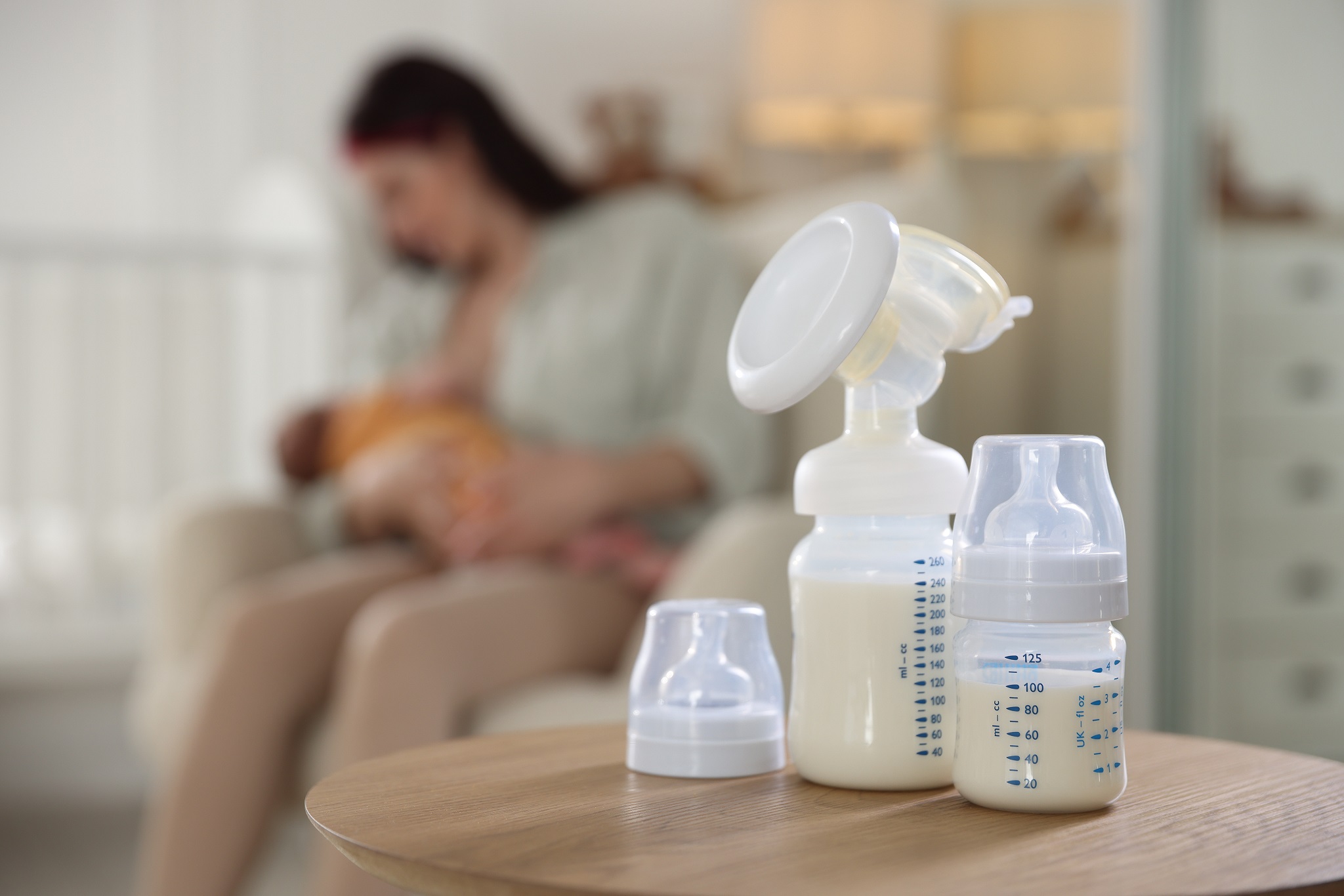Choosing the Right Breast Pump: Guidance from Elliot Lactation Experts